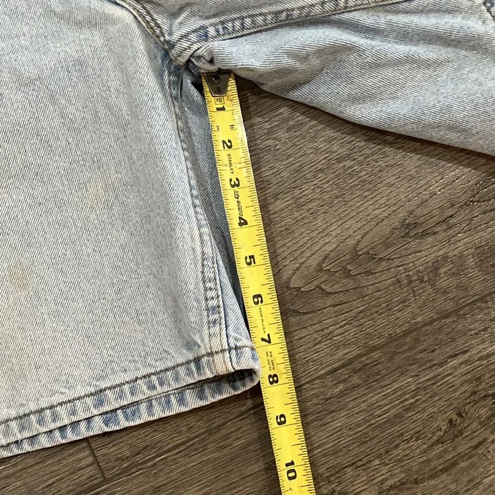 Vintage Y2K 2004 Levi’s 550 Relaxed Fit  Light Wash Blue Jean Shorts Jorts - 36